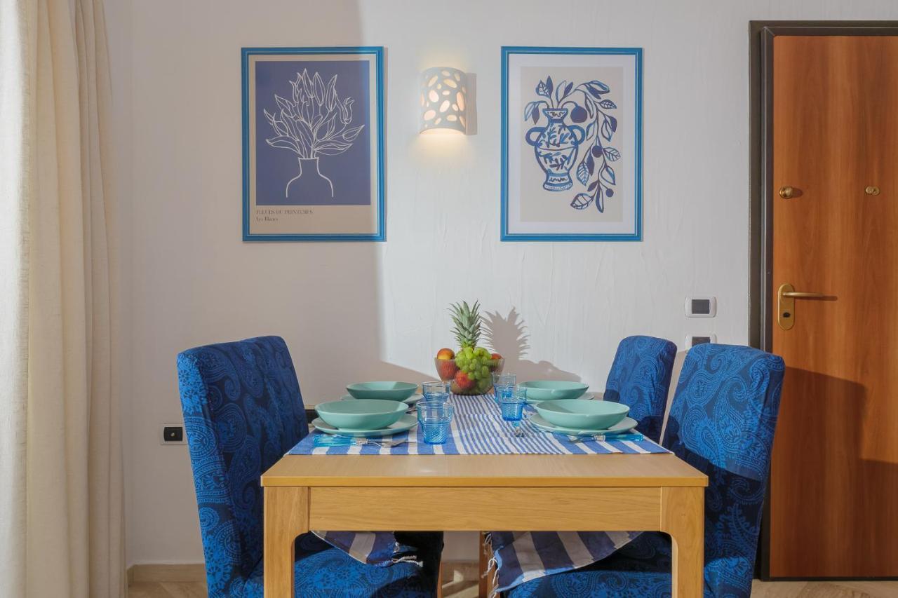 Villetta Azzurro - Sherdenia Luxury Apartments مارينيلاّ المظهر الخارجي الصورة