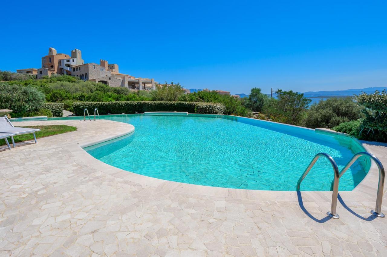 Villetta Azzurro - Sherdenia Luxury Apartments مارينيلاّ المظهر الخارجي الصورة