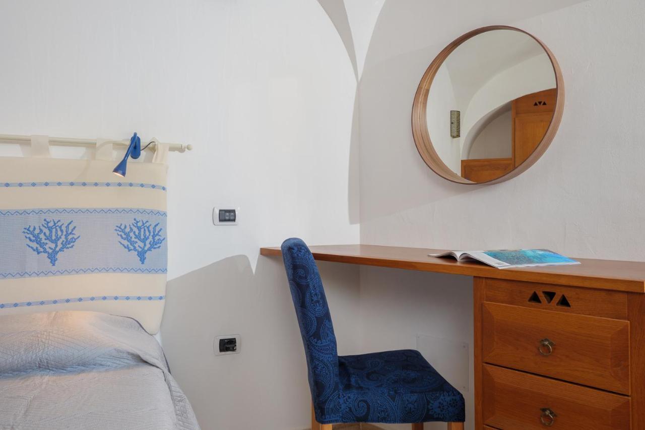 Villetta Azzurro - Sherdenia Luxury Apartments مارينيلاّ المظهر الخارجي الصورة
