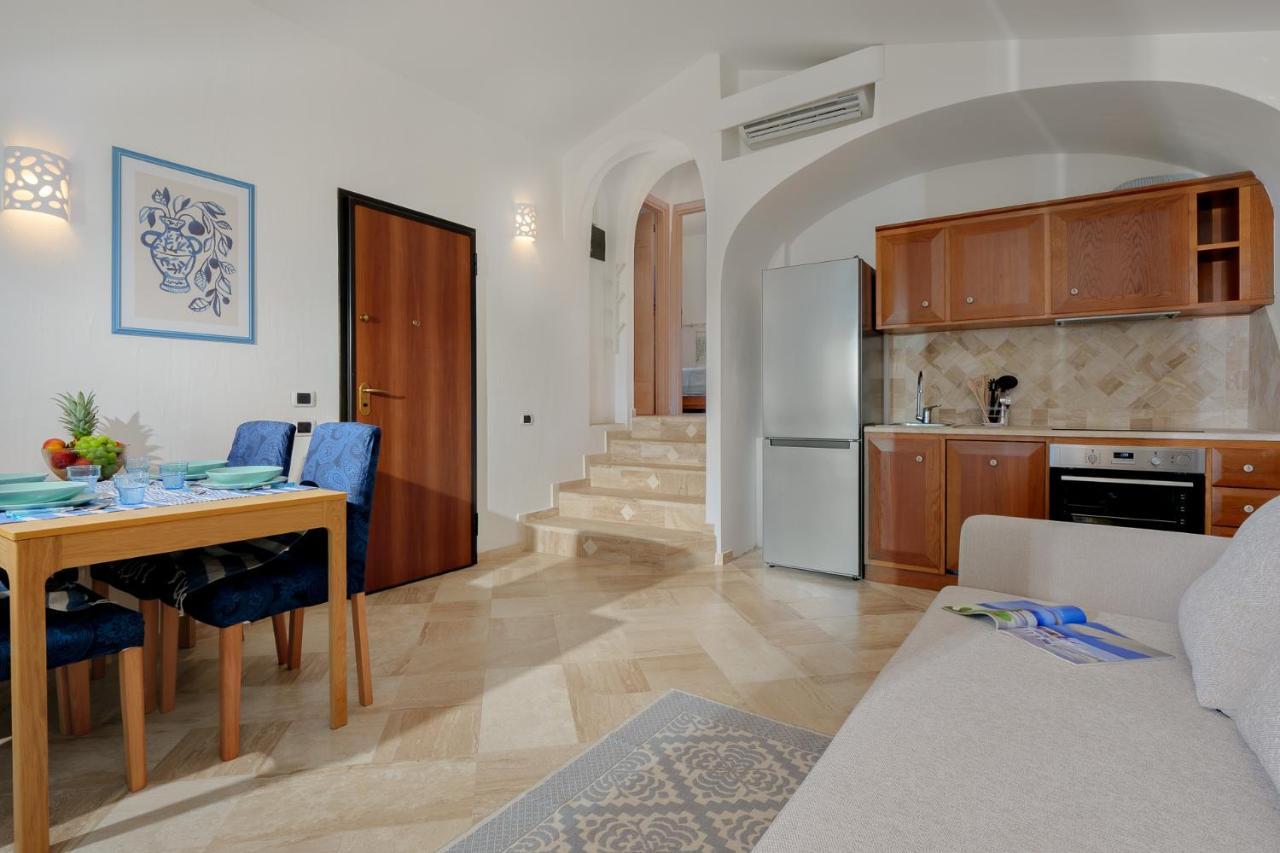 Villetta Azzurro - Sherdenia Luxury Apartments مارينيلاّ المظهر الخارجي الصورة