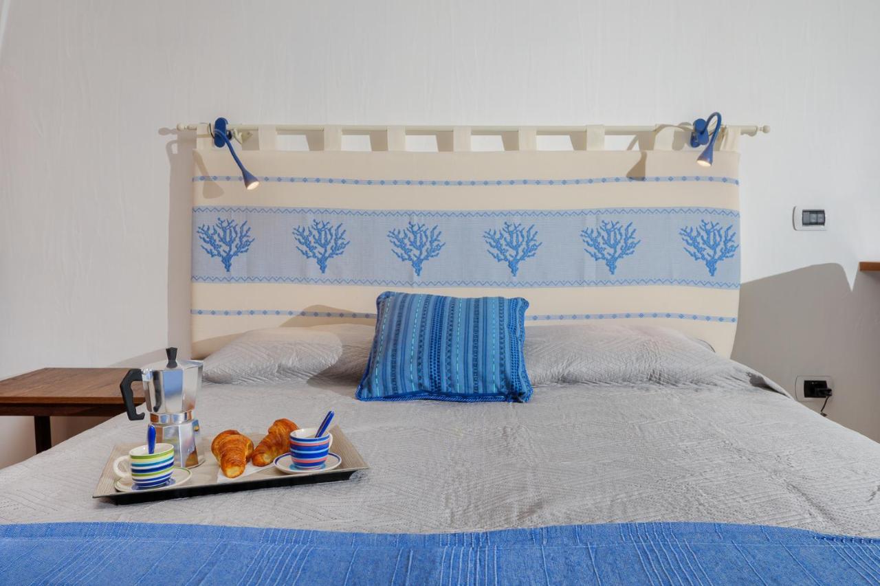 Villetta Azzurro - Sherdenia Luxury Apartments مارينيلاّ المظهر الخارجي الصورة
